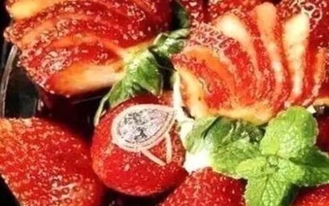 草莓阿诺冰淇淋多少钱一个？