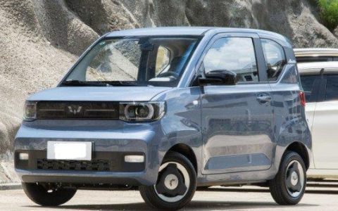 适合女生开的纯电动汽车二十多万 带自动泊车